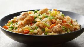 طريقة عمل الأرز الصيني المقلي بالدجاج
